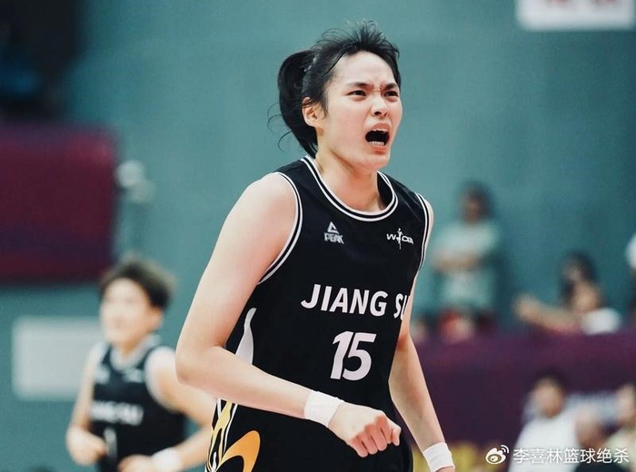 世界杯高清直播-轰17+5力扛坎贝奇！中国女篮26岁2米悍将进化：宫鲁鸣征召她？|许晨妍|三分球|季后赛|中锋|娜塔莎·霍华德_新浪新闻